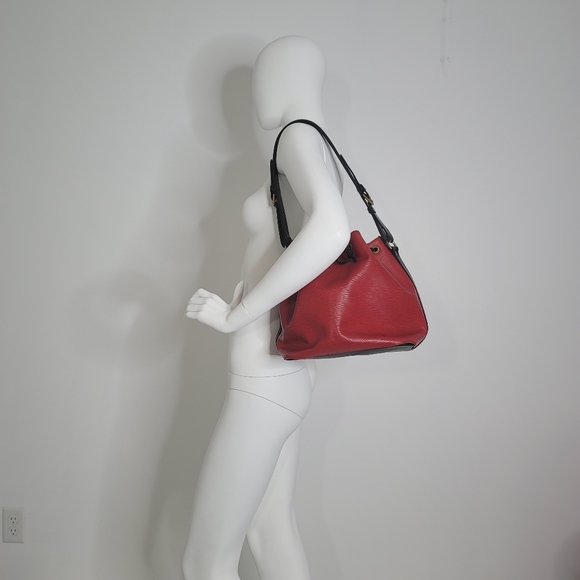 LOUIS VUITTON Bucket Petit Noe drawstring red/blk - Picture 13 of 13